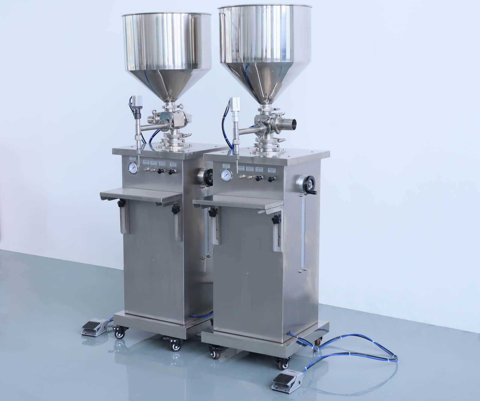 Brief introduction of semi automatic bottle filling machine